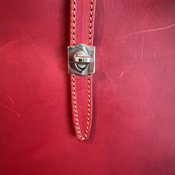 Dooney & Bourke Red Wide Cresent W/Gusset. - Picture 7 of 12